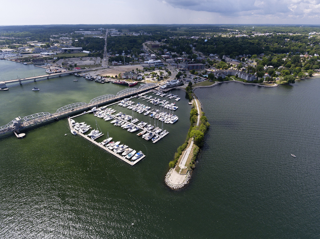 Sturgeon Bay_Wisconsin_Harbor Bay Marina