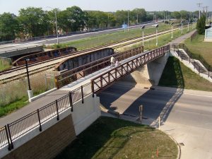 Photo of pedestrian and multiuse path parallel to busy transportation corridor on Campus Drive in Madison, Wisconsin.