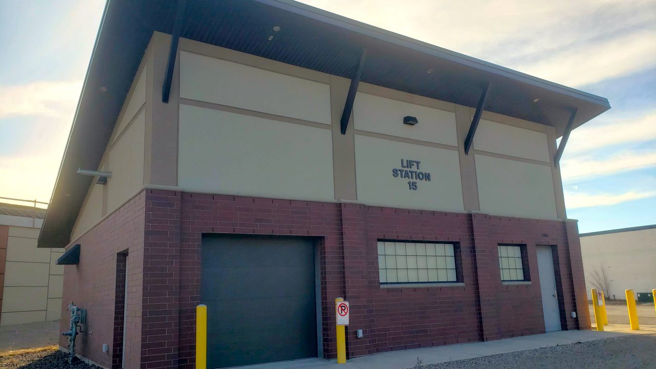 Exterior photo of new lift station in the City of Duluth, Minnesota, designed to complement and collaborate with the MNDOT's massive Twin Ports Interchange project in 2023.